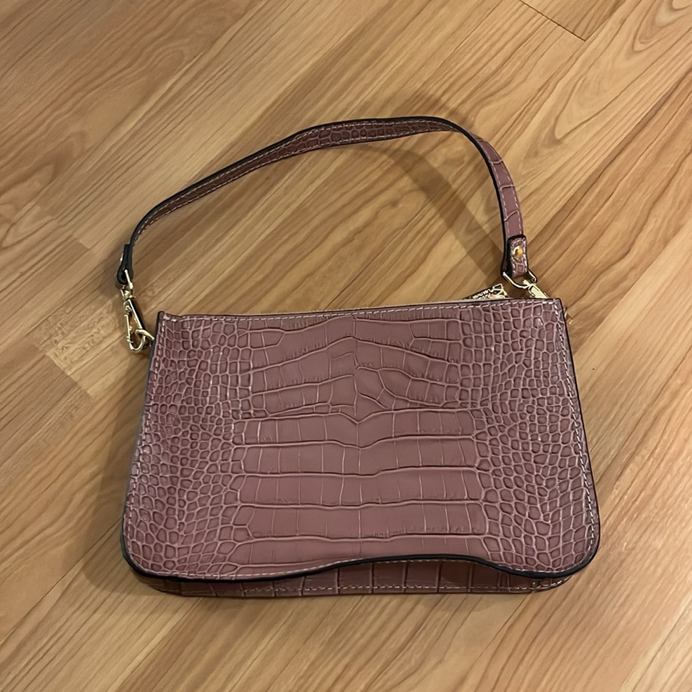 Tuscany leather purple-pink shoulder bag with gold hardware.
